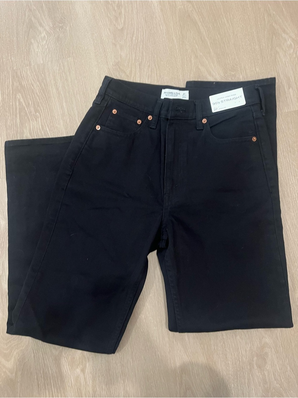 NWT Abercrombie 90s straight jeans